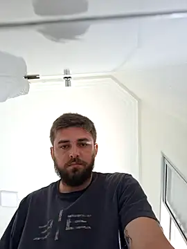 Snapshot of Dat1994 chatting on 12.16.25 Dat1994 online show from 12.16.25