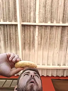 Snapshot of Dat1994 chatting on 12.17.25 Dat1994 online show from 12.17.25