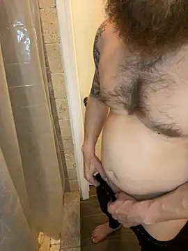 Snapshot of whitehammer94u chatting on 01.14.25 whitehammer94u online show from 01.14.25