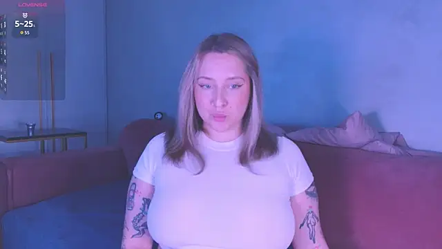 Snapshot of Oh_mylissa chatting on 11.21.25 Oh mylissa online show from 11.21.25