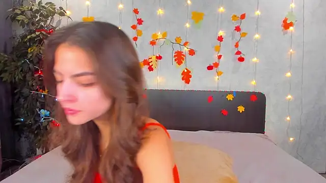 Milana Crystal  online show from 11.24.25