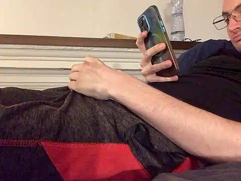 Snapshot of Hebrewhammers42 chatting on 12.02.24 Hebrewhammers42 online show from 12.02.24