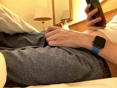 Snapshot of Hebrewhammers42 chatting on 12.28.24 Hebrewhammers42 online show from 12.28.24