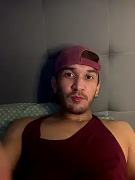 Snapshot of jhony_hot25 chatting on 10.13.25 jhony hot25 online show from 10.13.25