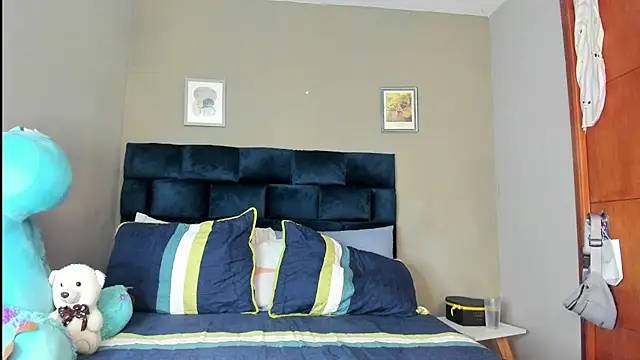 nathaliefox online show from 10.19.25