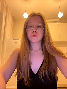 Snapshot of Eva_Weyne chatting on 09.28.25 Eva Weyne online show from 09.28.25