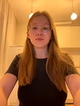 Snapshot of Eva_Weyne chatting on 10.02.25 Eva Weyne online show from 10.02.25