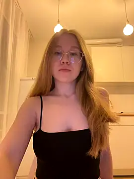 Eva Weyne online show from 11.13.25