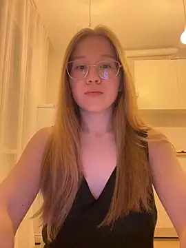 Eva Weyne online show from 11.19.25