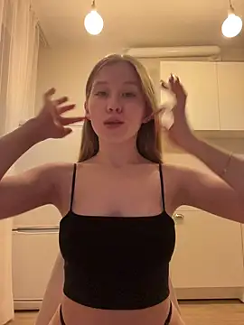 Eva Weyne online show from 02.18.26