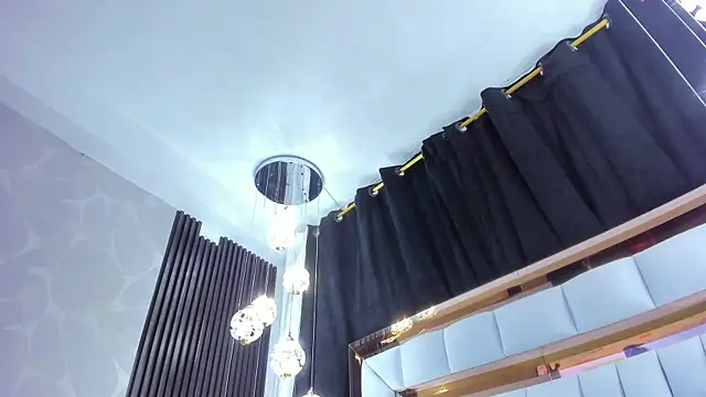 SarayRoyse online show from 12.20.25