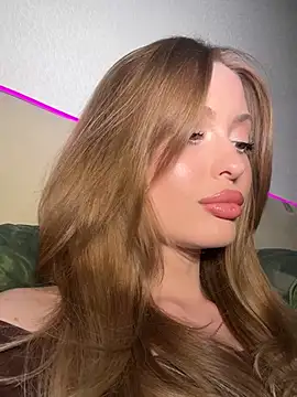 Snapshot of Sweet__Milly chatting on 04.17.26 Sweet Milly online show from 04.17.26