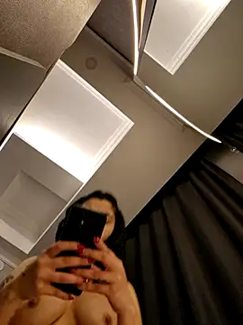 Esmertarcinim online show from 02.25.25