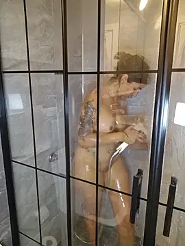 Snapshot of Esmertarcinim chatting on 12.15.25 Esmertarcinim online show from 12.15.25