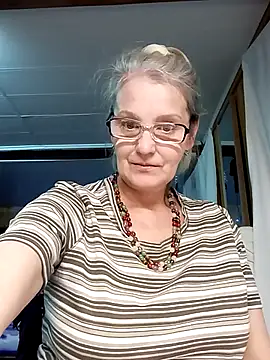 irinamaux online show from 10.21.25