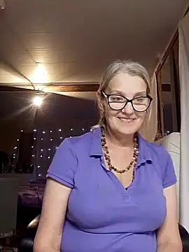 irinamaux online show from 10.31.25