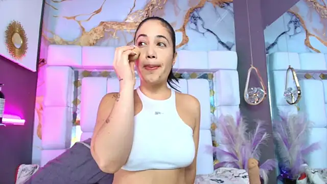 emily madrid online show from 01.10.26