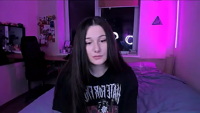 nostripchat online show from 11.18.25