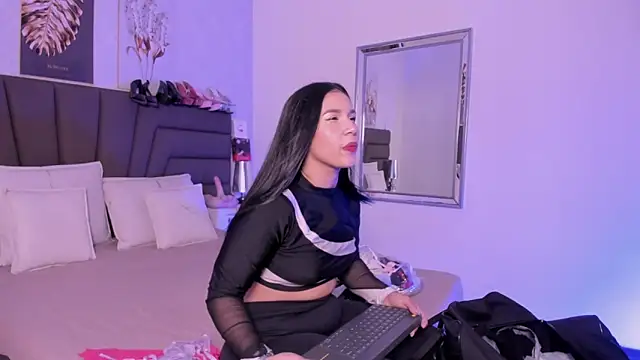 Sofi Perez  online show from 03.06.26