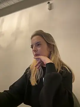 Snapshot of LexyGold chatting on 11.14.25 LexyGold online show from 11.14.25