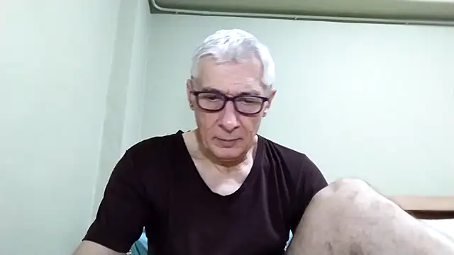 Snapshot of BIGUNCUTHARDCOCK chatting on 01.15.26 BIGUNCUTHARDCOCK online show from 01.15.26