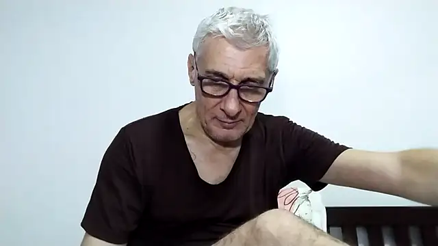 Snapshot of BIGUNCUTHARDCOCK chatting on 02.01.26 BIGUNCUTHARDCOCK online show from 02.01.26