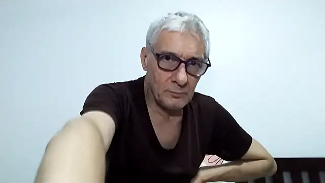 Snapshot of BIGUNCUTHARDCOCK chatting on 02.02.26 BIGUNCUTHARDCOCK online show from 02.02.26