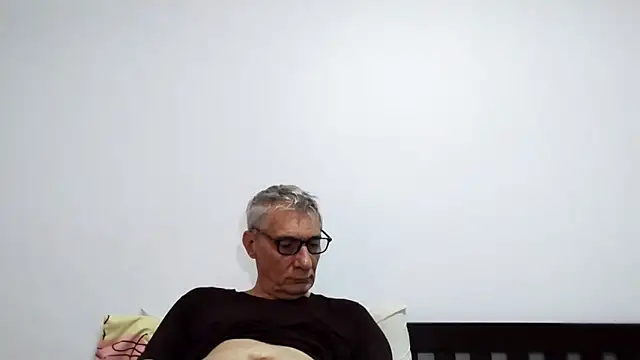 Snapshot of BIGUNCUTHARDCOCK chatting on 02.05.26 BIGUNCUTHARDCOCK online show from 02.05.26