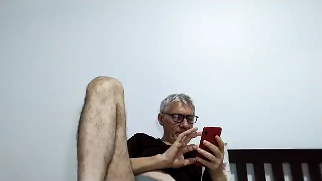 Snapshot of BIGUNCUTHARDCOCK chatting on 02.11.26 BIGUNCUTHARDCOCK online show from 02.11.26