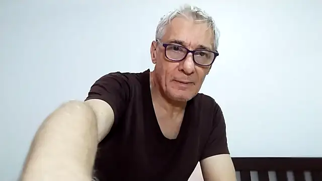 Snapshot of BIGUNCUTHARDCOCK chatting on 02.12.26 BIGUNCUTHARDCOCK online show from 02.12.26