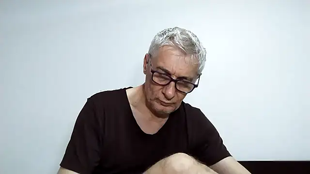 Snapshot of BIGUNCUTHARDCOCK chatting on 02.14.26 BIGUNCUTHARDCOCK online show from 02.14.26