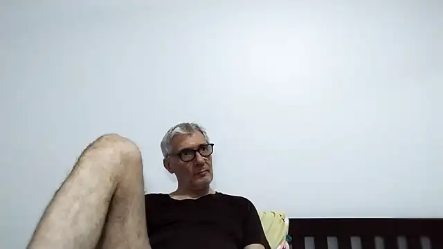 Snapshot of BIGUNCUTHARDCOCK chatting on 02.16.26 BIGUNCUTHARDCOCK online show from 02.16.26