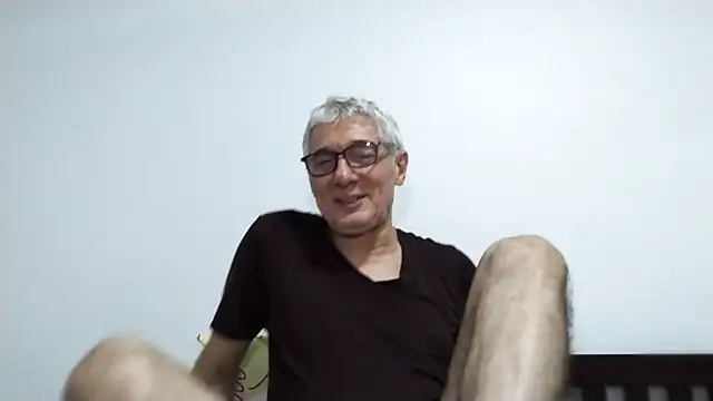 Snapshot of BIGUNCUTHARDCOCK chatting on 02.22.26 BIGUNCUTHARDCOCK online show from 02.22.26