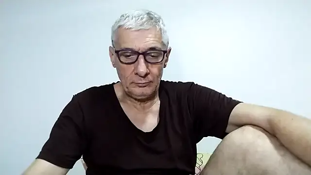 Snapshot of BIGUNCUTHARDCOCK chatting on 02.28.26 BIGUNCUTHARDCOCK online show from 02.28.26