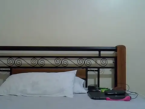 Giannah01 online show from 11.08.25