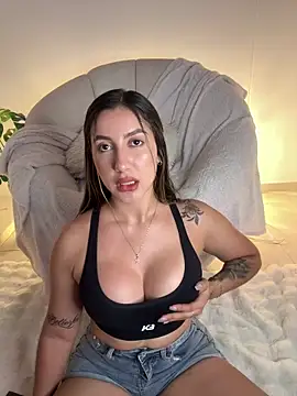 Sarapalmer1 online show from 02.17.25