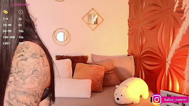 Aliceowenn online show from 10.04.25