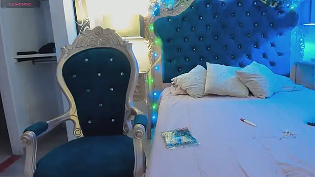 EmilyAllen  online show from 12.18.24