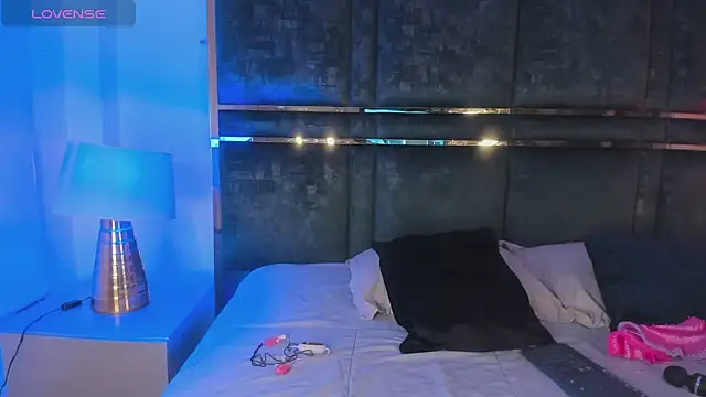 EmilyAllen  online show from 02.26.25