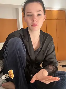 Snapshot of RoxiBlack chatting on 02.22.26 RoxiBlack online show from 02.22.26