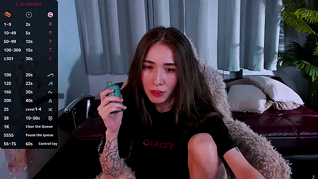 ashleyro1 online show from 11.26.25