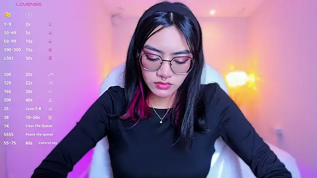 AzuraKindong online show from 03.31.26