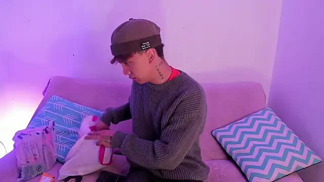 Tomy Rox online show from 11.12.25