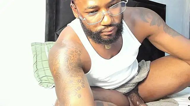 Snapshot of Dancelwashington chatting on 02.10.25 Dancelwashington online show from 02.10.25