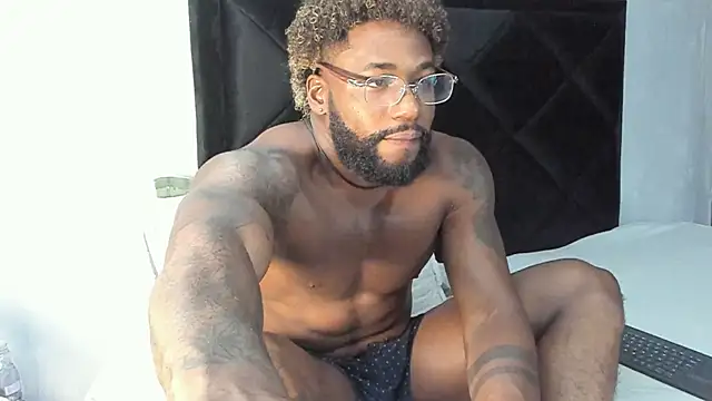 Snapshot of Dancelwashington chatting on 02.14.25 Dancelwashington online show from 02.14.25