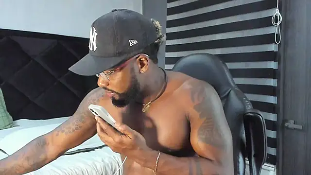 Snapshot of Dancelwashington chatting on 02.15.25 Dancelwashington online show from 02.15.25