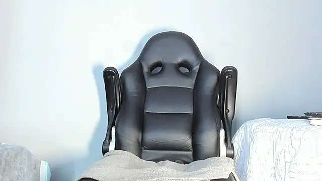 Snapshot of Dancelwashington chatting on 10.25.25 Dancelwashington online show from 10.25.25