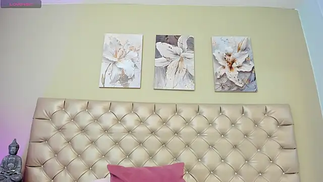 Snapshot of sophiia_grey_1 chatting on 03.18.25 sophiia grey 1 online show from 03.18.25