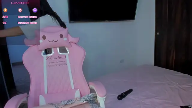Snapshot of ChanellGV chatting on 01.25.25 ChanellGV online show from 01.25.25