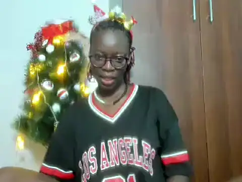 Snapshot of afro_pop chatting on 12.22.24 afro pop online show from 12.22.24